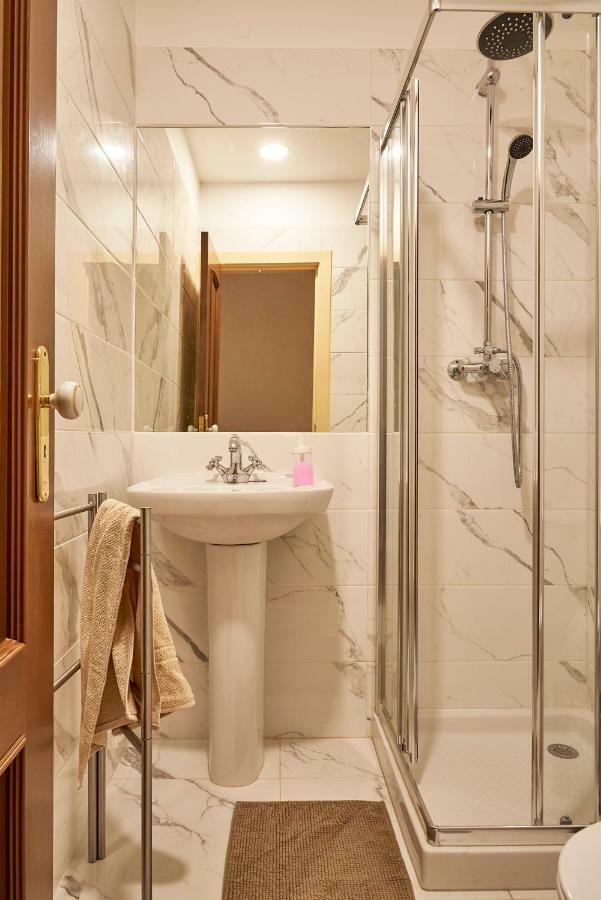 Hotel Campo Pequeno Avenida Lisbona Esterno foto